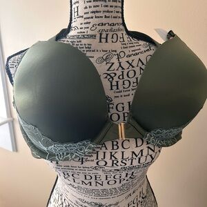 Olive Green Lace-Trim Push-Up Bra - Women Intimates